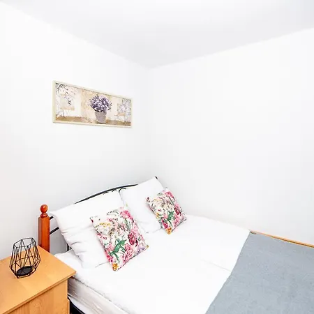 Nt Budget Pensión Dźwirzyno